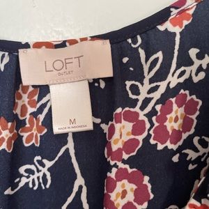 Women’s Loft Outlet Navy/Floral Top Size M